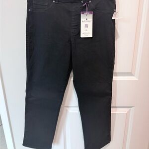 Gloria Vanderbilt Women's Classic Black Straight Leg Jeans